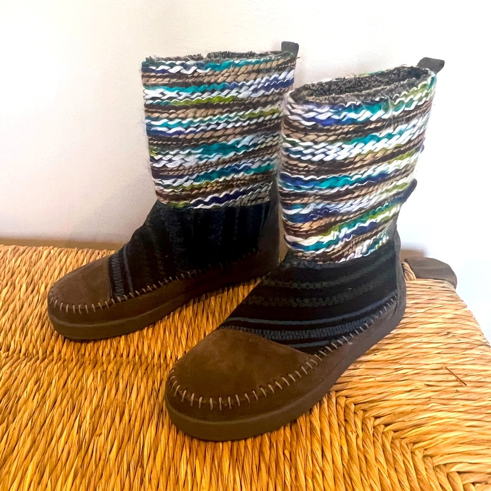 Toms suede and wool boots tribal design NWOT